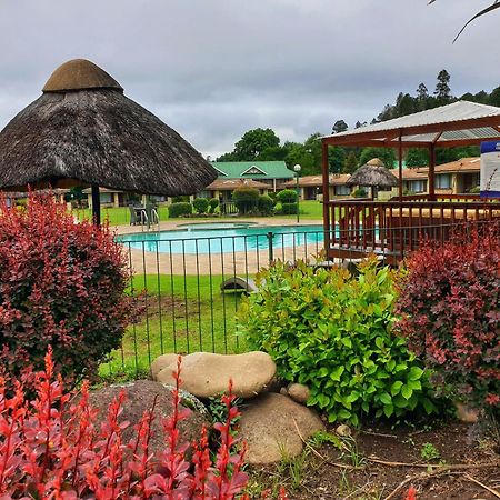 Gooderson Leisure Riverbend Chalets Self Catering And Timeshare Gold Crown Resort Drakensberg Garden Exteriör bild
