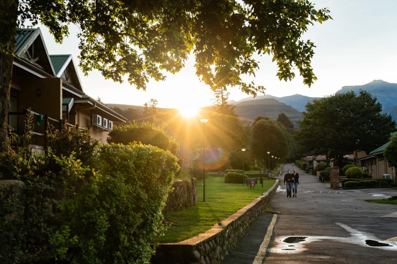 Gooderson Leisure Riverbend Chalets Self Catering And Timeshare Gold Crown Resort Drakensberg Garden Exteriör bild
