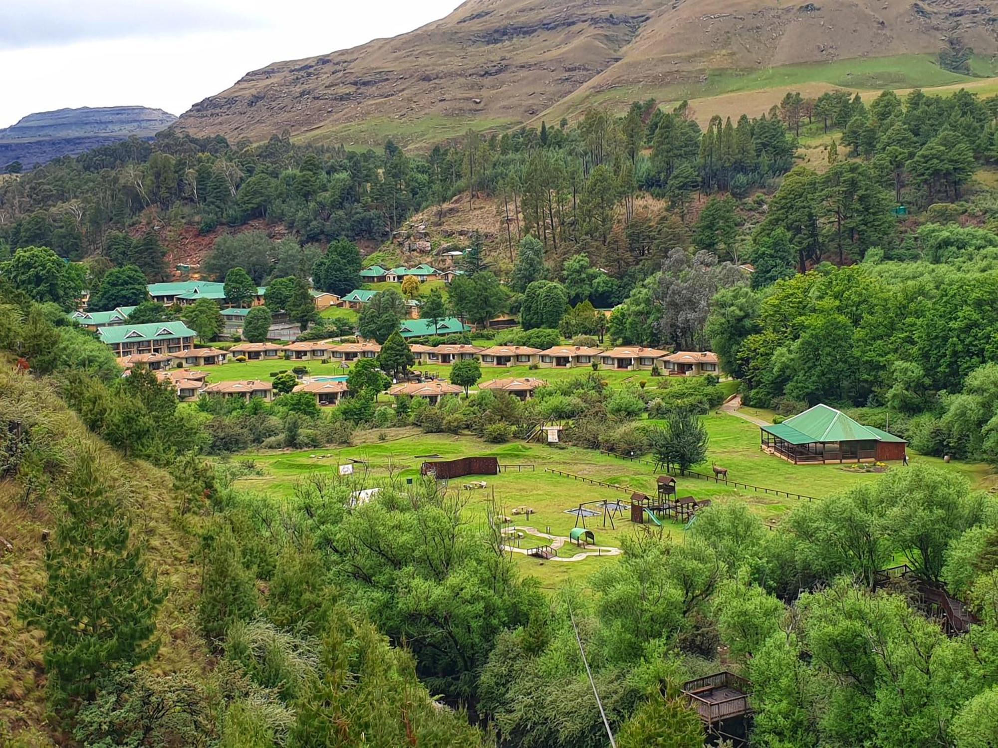 Gooderson Leisure Riverbend Chalets Self Catering And Timeshare Gold Crown Resort Drakensberg Garden Exteriör bild