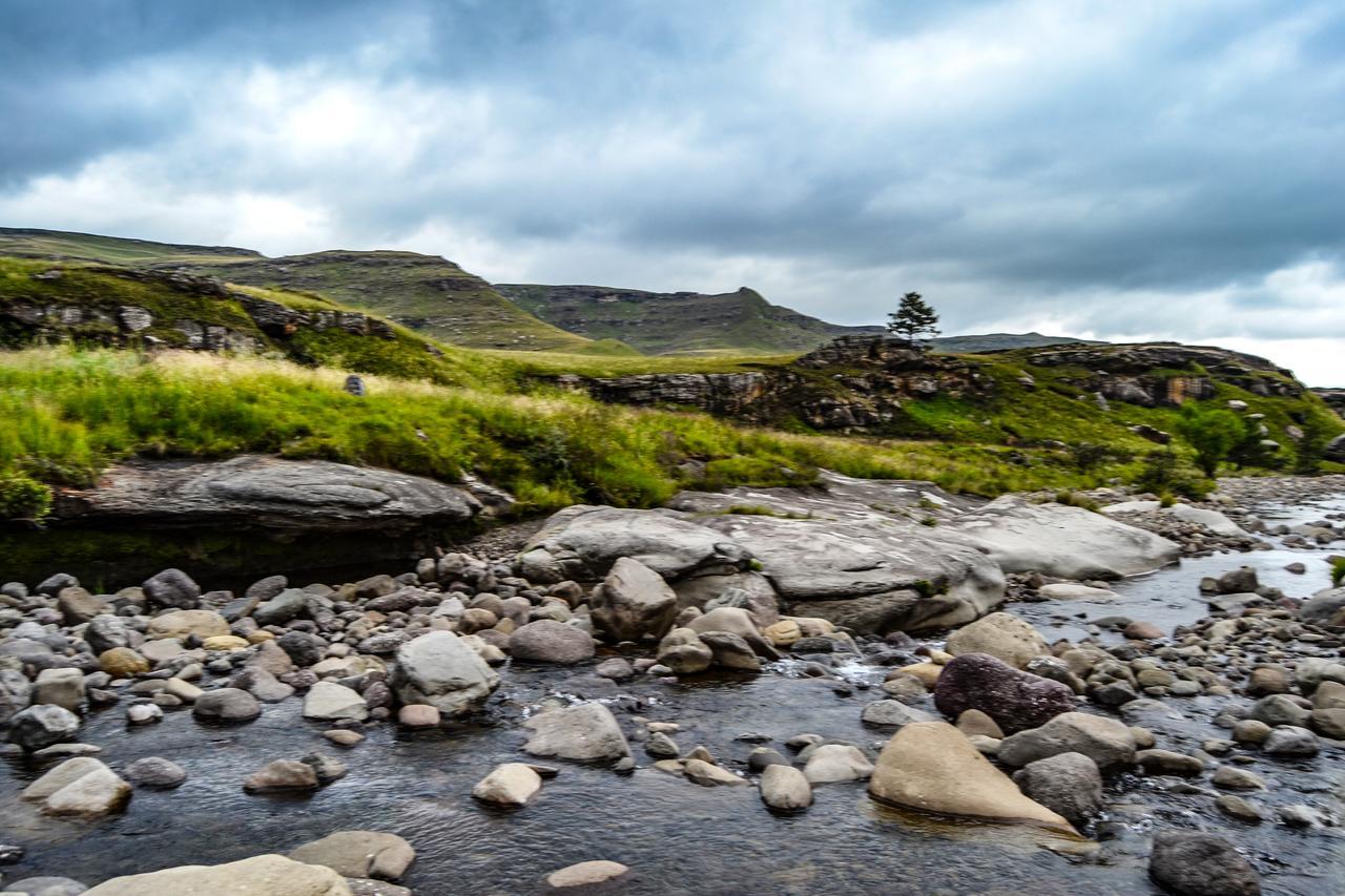 Gooderson Leisure Riverbend Chalets Self Catering And Timeshare Gold Crown Resort Drakensberg Garden Exteriör bild