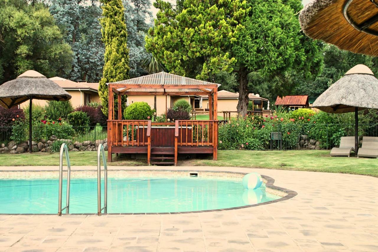 Gooderson Leisure Riverbend Chalets Self Catering And Timeshare Gold Crown Resort Drakensberg Garden Exteriör bild