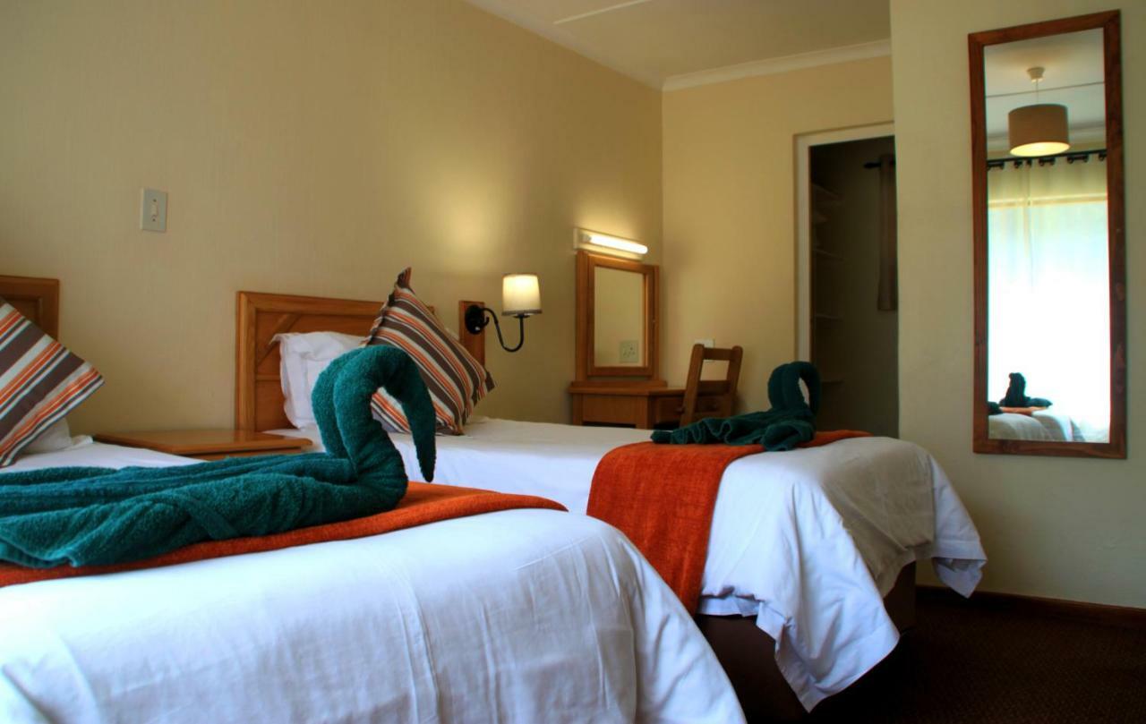 Gooderson Leisure Riverbend Chalets Self Catering And Timeshare Gold Crown Resort Drakensberg Garden Exteriör bild