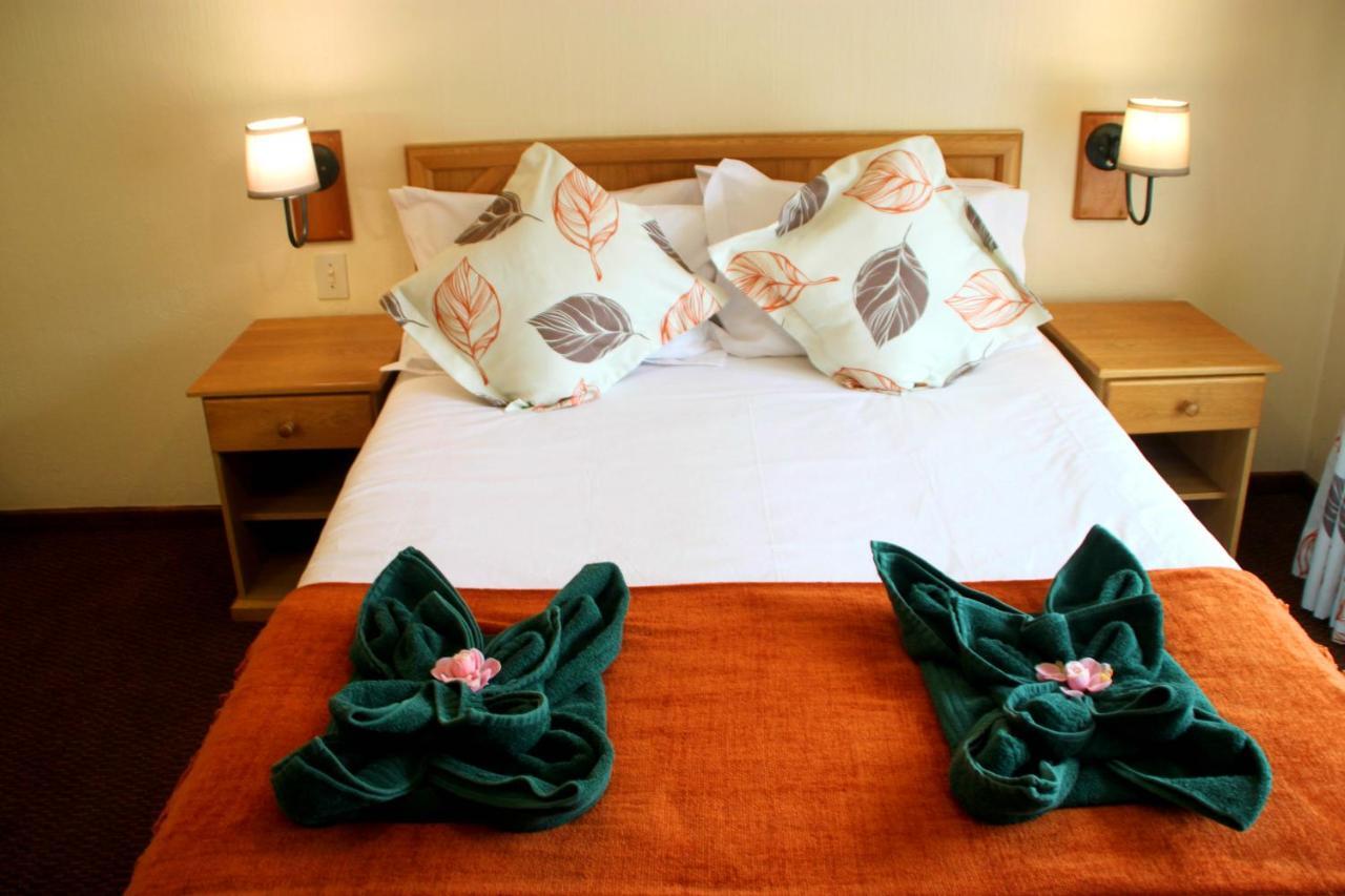 Gooderson Leisure Riverbend Chalets Self Catering And Timeshare Gold Crown Resort Drakensberg Garden Exteriör bild